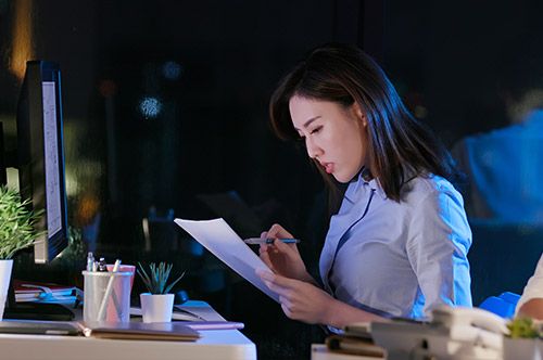 中小企業は残業代が出ない？ 月60時間超の残業に対する猶予措置とは？