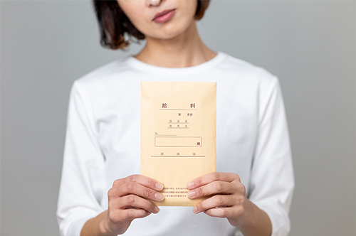 給料が遅れる会社はヤバい！？ 違法性や未払い賃金の請求方法