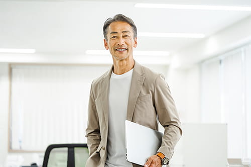 定年後の再雇用で給与が6割に減額！？ これって違法じゃないの？