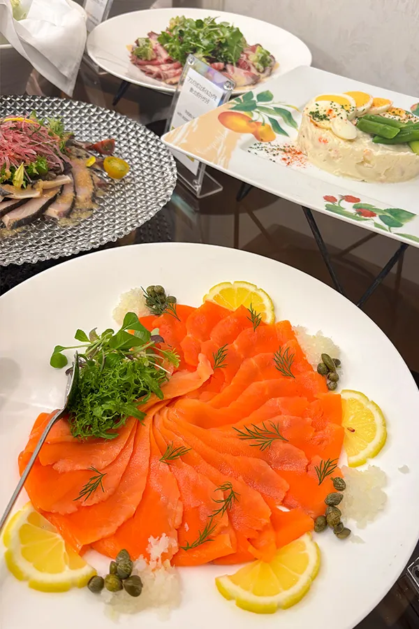 78期修習生向け座談会会場のホテルで提供された料理の写真1