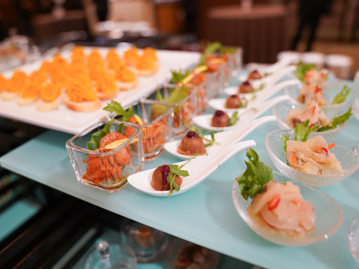 色とりどりの料理