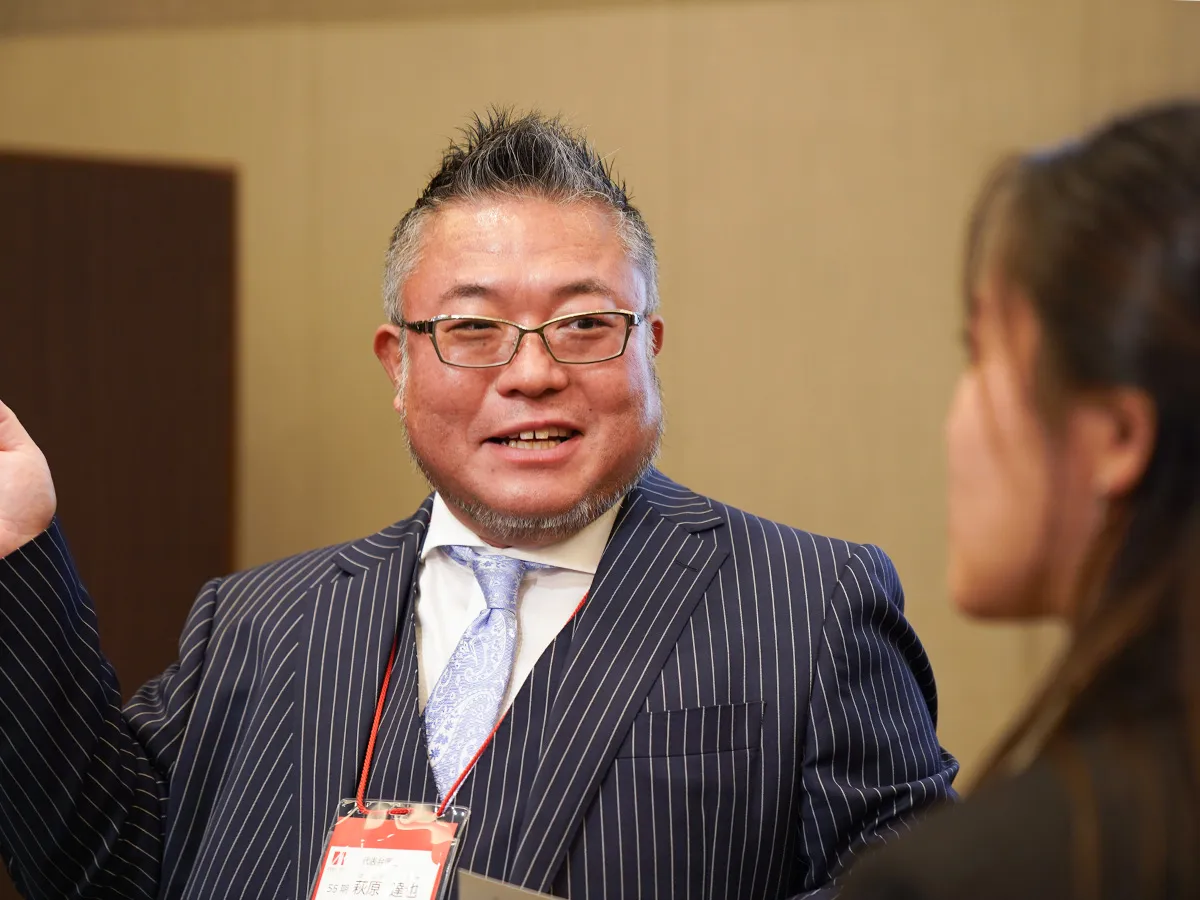 萩原代表と若手弁護士