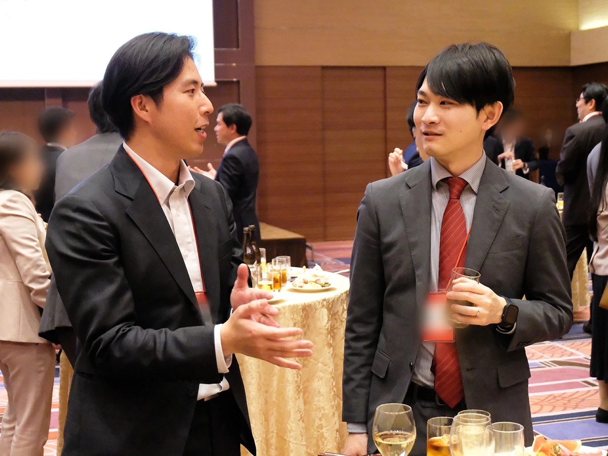 79期修習生向け立食座談会の様子