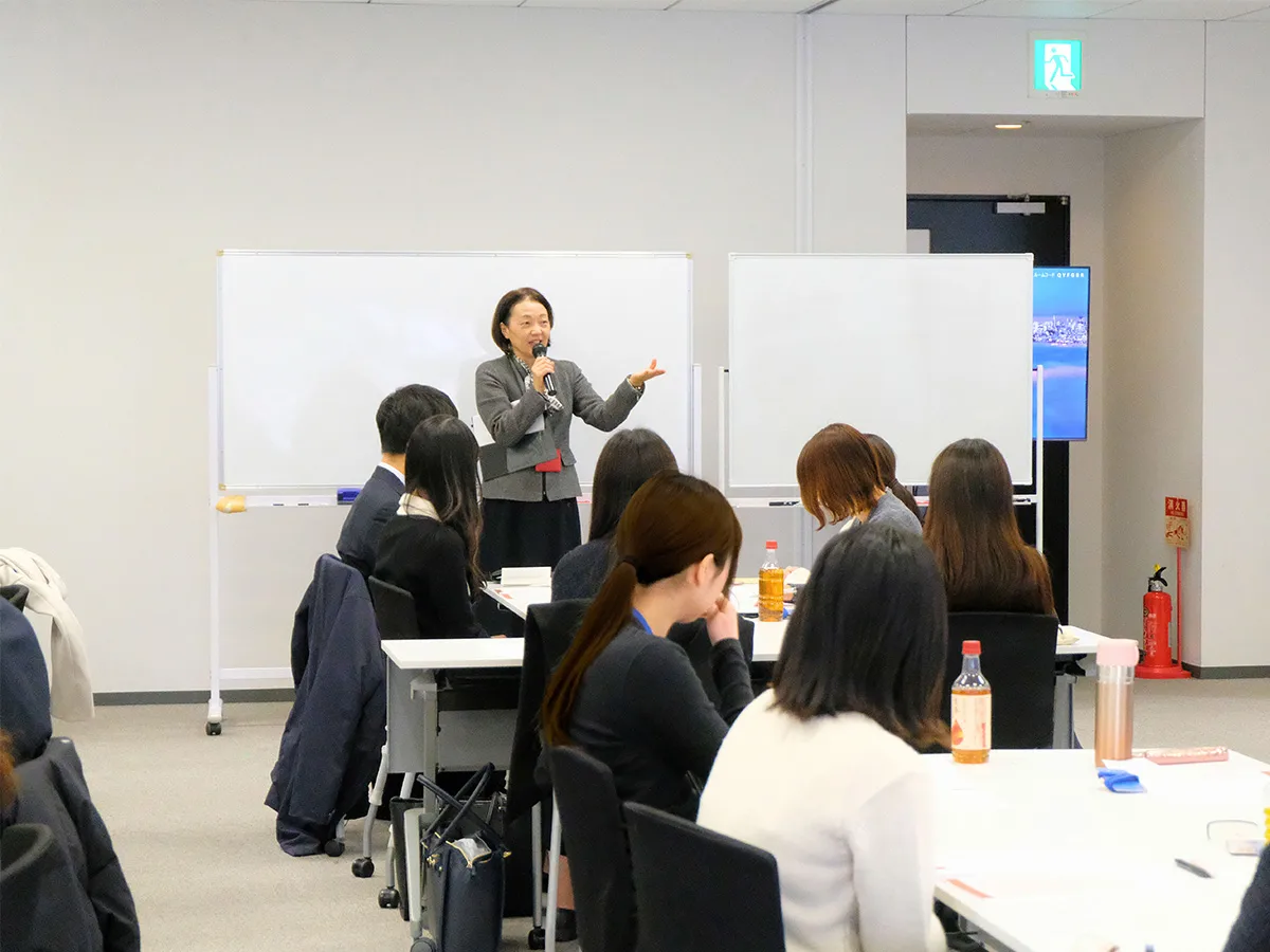 2026年新卒パラリーガル対象『サービス研修』の様子