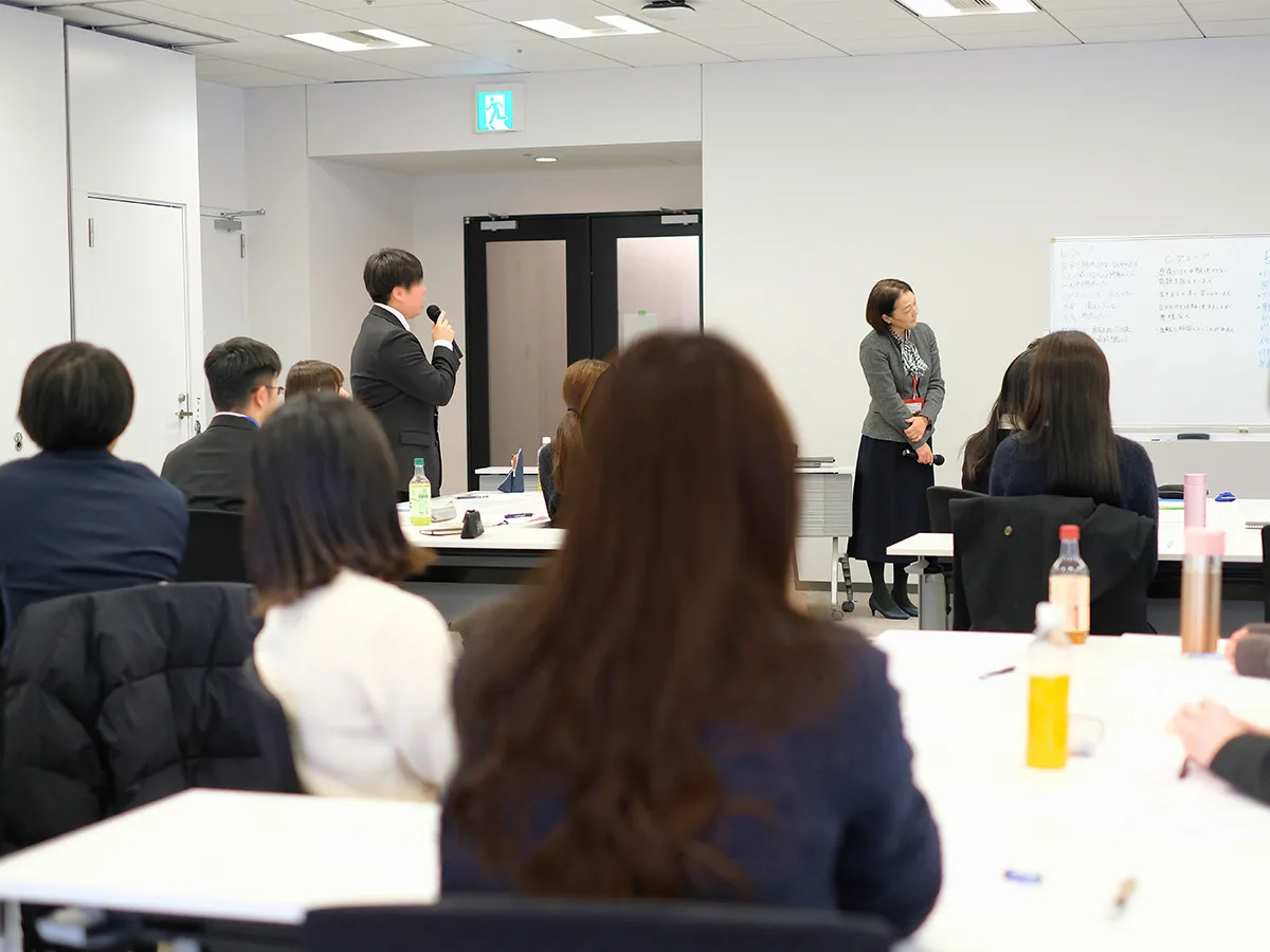 2026年新卒パラリーガル対象『サービス研修』の様子