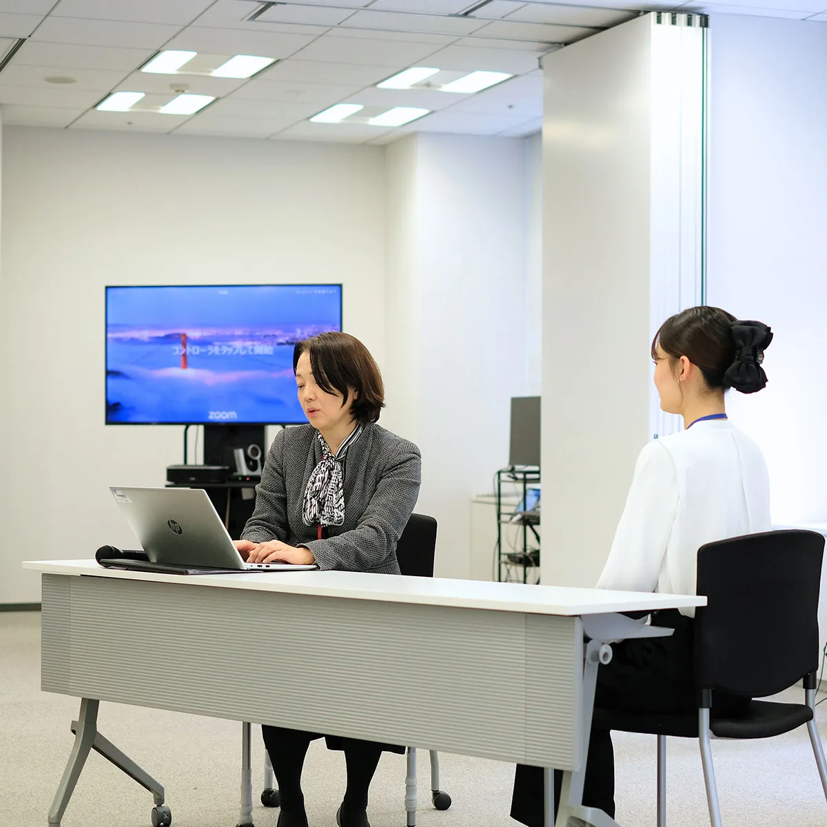 2026年新卒パラリーガル対象『サービス研修』の様子