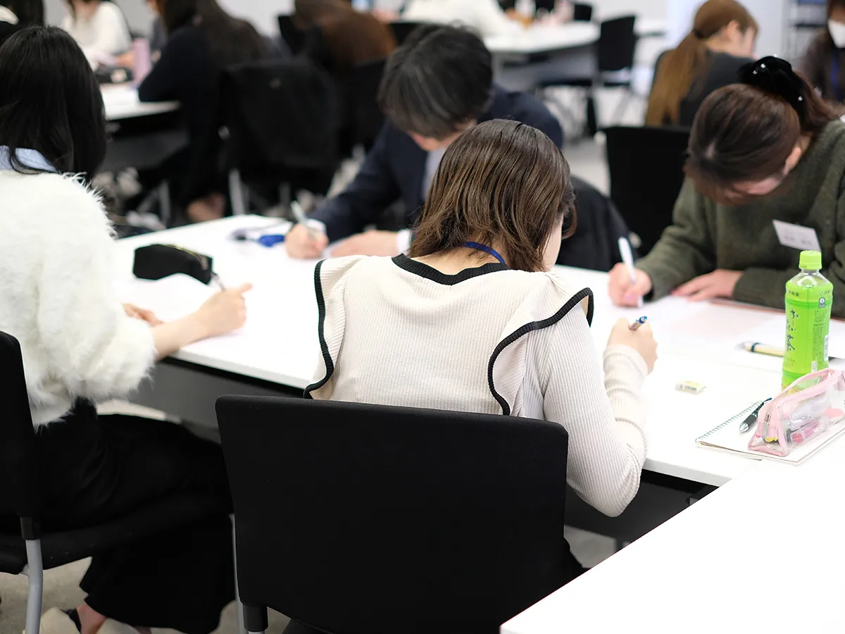 2026年新卒パラリーガル対象『サービス研修』の様子