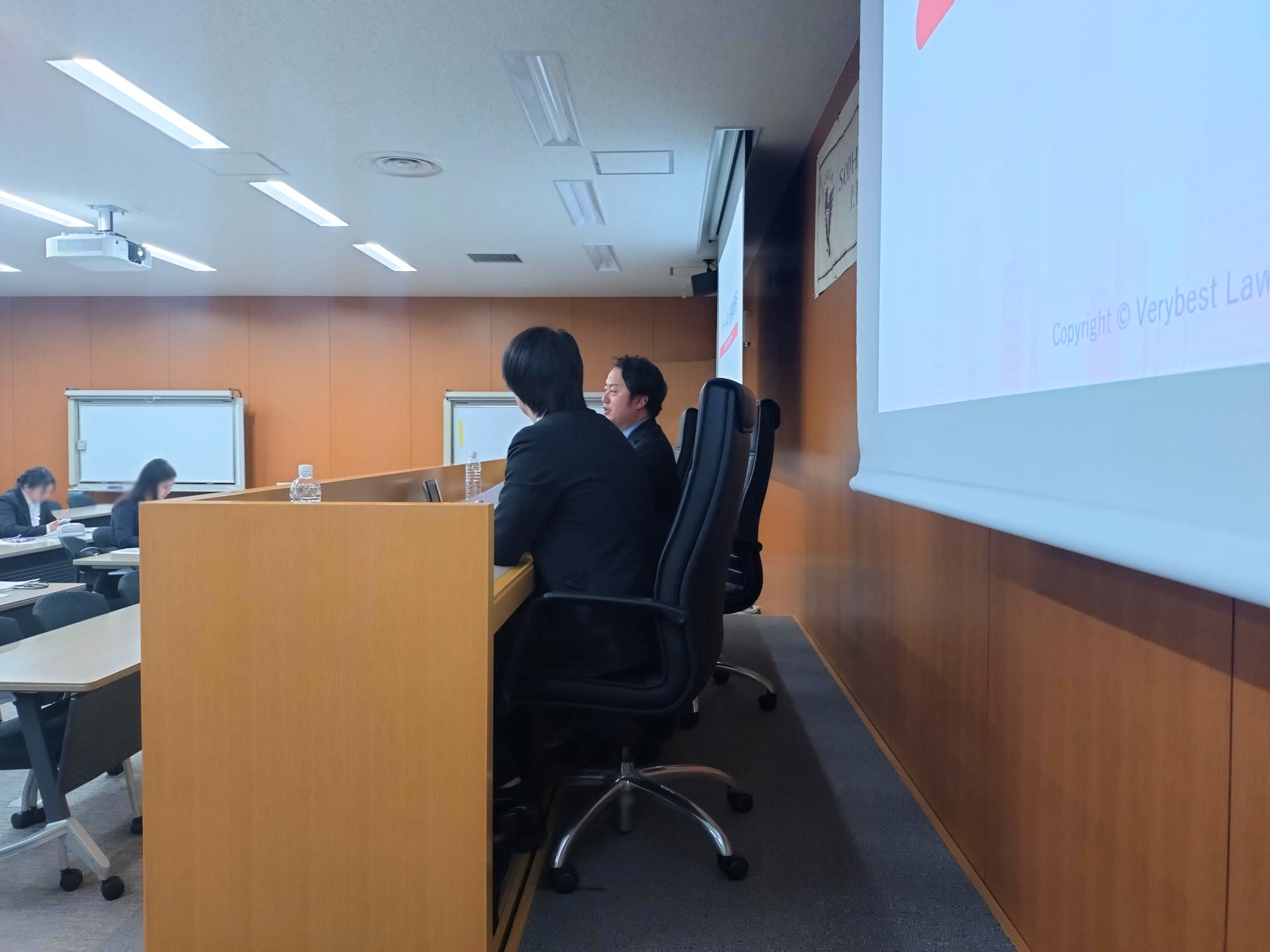 上智大学法科大学院の新入生向けガイダンスでの登壇の様子