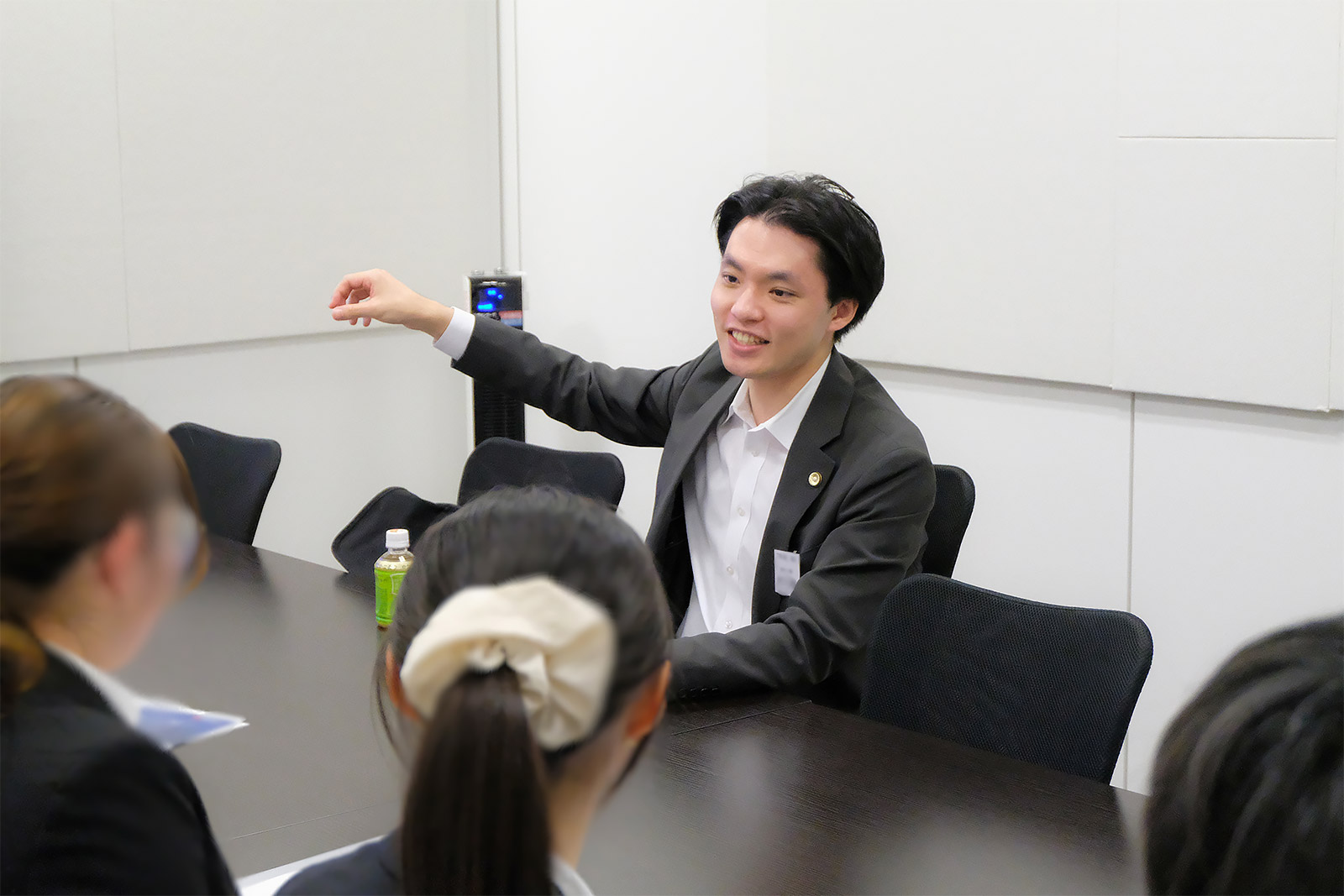 地元横浜に根差し、当事者に寄り添った弁護活動をしたいと話す大村弁護士